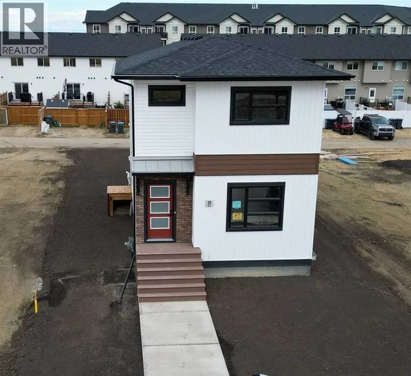 29 Ian Way, Sylvan Lake, Alberta, T4S0W5, Sylvan Lake, Alberta — photo 1 of 5