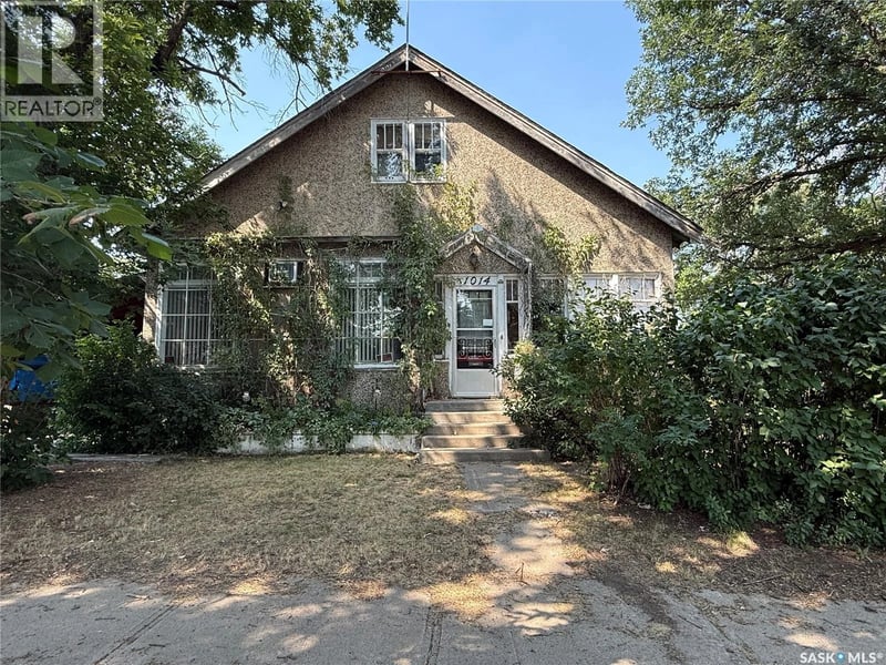 1014 Iroquois STREET W, Moose Jaw, Saskatchewan, S6H5B8, Moose Jaw, Saskatchewan — photo 1 of 5