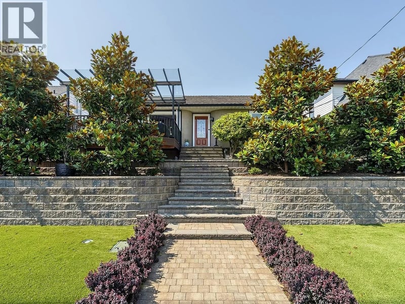1707 NANAIMO Street, New Westminster, British Columbia, V3M2G7, New Westminster, British Columbia — photo 1 of 5