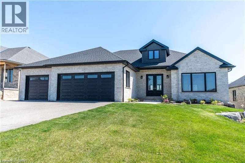 15 HUDSON Drive, Brantford, Ontario, N3T0V6, Brantford, Ontario — photo 1 of 5