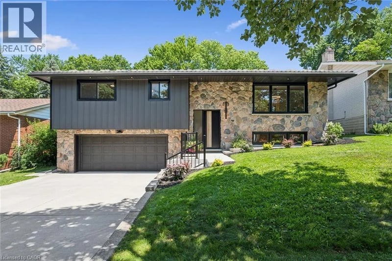 70 CHAMPLAIN Crescent, Kitchener, Ontario, N2B2Y6, Kitchener, Ontario — photo 1 of 5