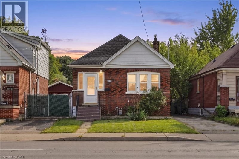 1494 MAIN Street East, Hamilton, Ontario, L8K1E1, Hamilton, Ontario — photo 1 of 5