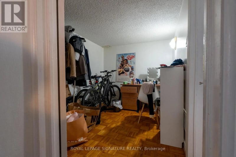 674 Abana Road, Mississauga (Cooksville), Ontario, L5A1H4, Mississauga (Cooksville), Ontario — photo 1 of 5