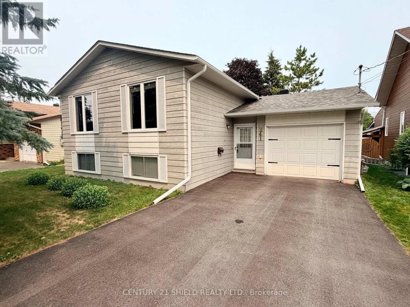 241 Sarah Street, Carleton Place, Ontario, K7C4C4, Carleton Place, Ontario — photo 1 of 5