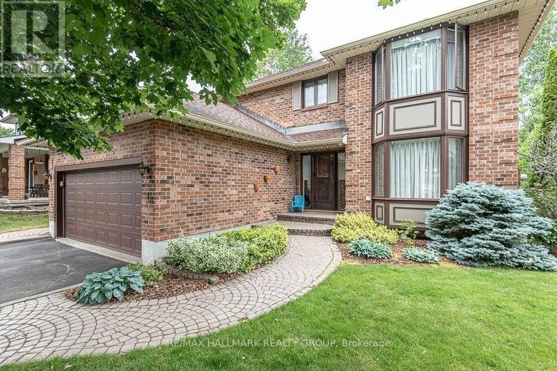 18 Hesse Crescent, Ottawa, Ontario, K2S1E4, Ottawa, Ontario — photo 1 of 5