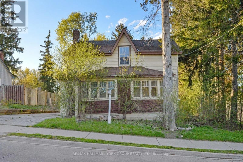 148 Centre Street, Aurora (Aurora Village), Ontario, L4G1K1, Aurora (Aurora Village), Ontario — photo 1 of 5