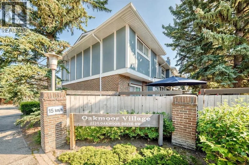 2210 Oakmoor Drive Southwest, Calgary, Alberta, T2V4R4, Calgary, Alberta — photo 1 of 5