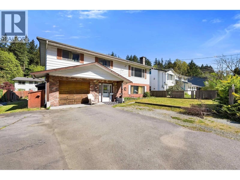 38319 WESTWAY Avenue, Squamish, British Columbia, V8B0W6, Squamish, British Columbia — photo 1 of 5