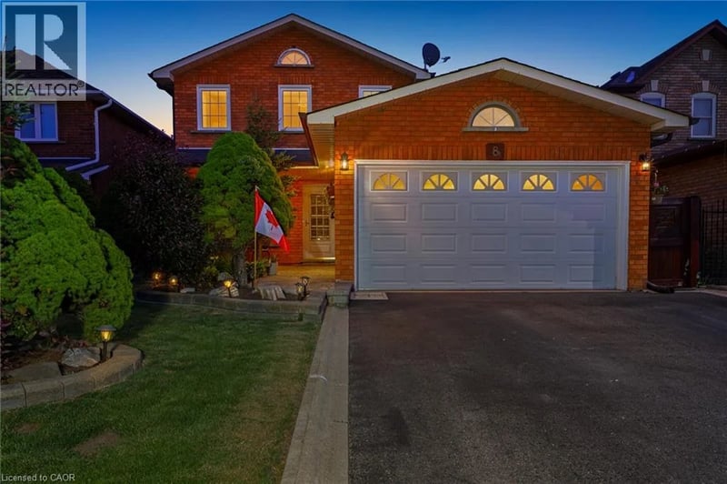 8 COCHRANE Avenue, Brampton, Ontario, L6Z4J4, Brampton, Ontario — photo 1 of 5
