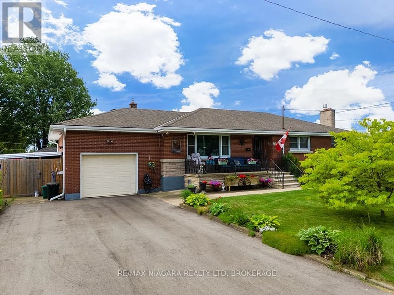 90 John Street, Port Colborne (Killaly East), Ontario, L3K1R2, Port Colborne (Killaly East), Ontario — photo 1 of 5