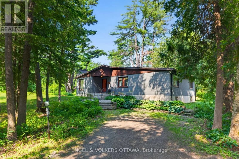 4167 Farmers Way, Ottawa, Ontario, K0A1K0, Ottawa, Ontario — photo 1 of 5