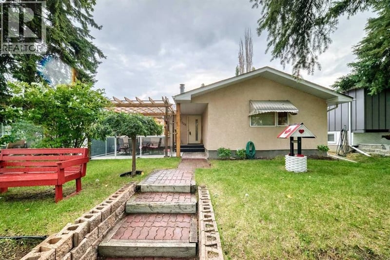 728 Willacy Drive Southeast, Calgary, Alberta, T2J2B1, Calgary, Alberta — photo 1 of 5