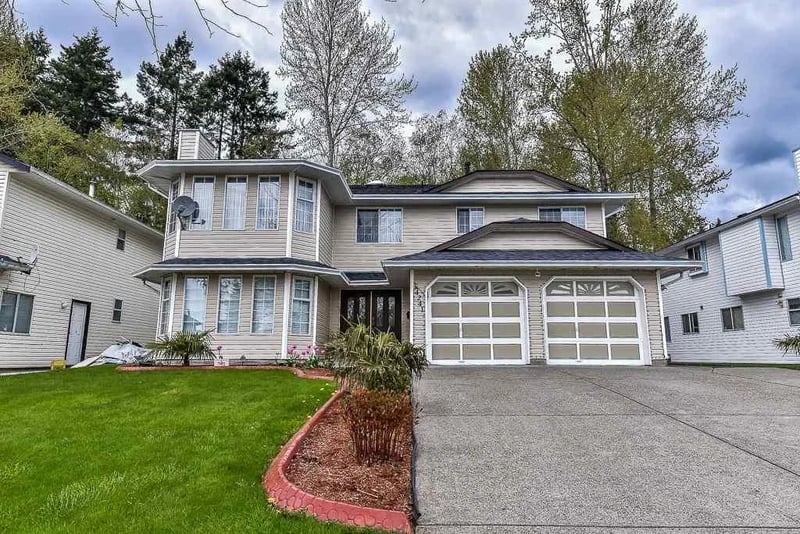 14241 91 Avenue, Surrey, British Columbia, V3V7Y1, Surrey, British Columbia — photo 1 of 5