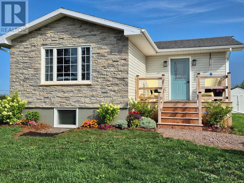 44 MacDonald Shore Road, West Point, Prince Edward Island, C0B1V0, West Point, Prince Edward Island — photo 1 of 5