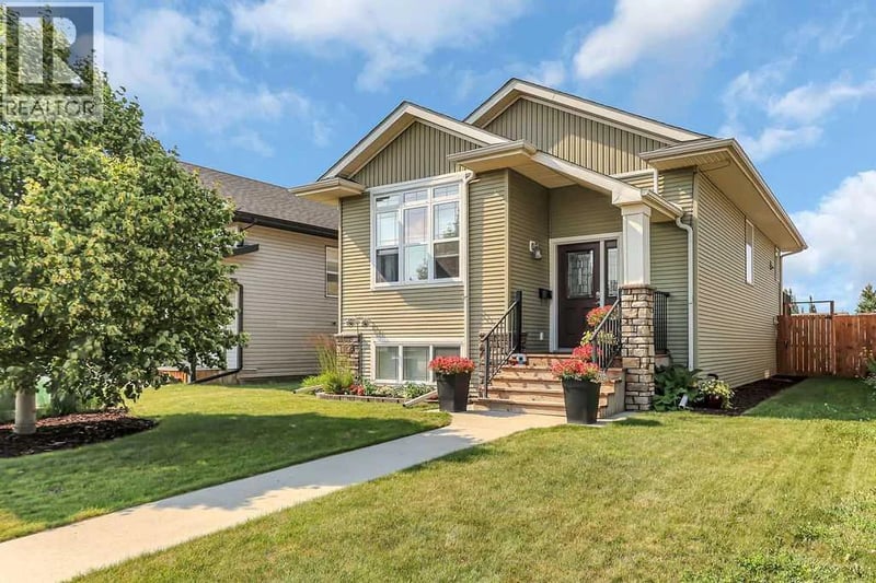 212 Cedar Square, Blackfalds, Alberta, T4M0A2, Blackfalds, Alberta — photo 1 of 5