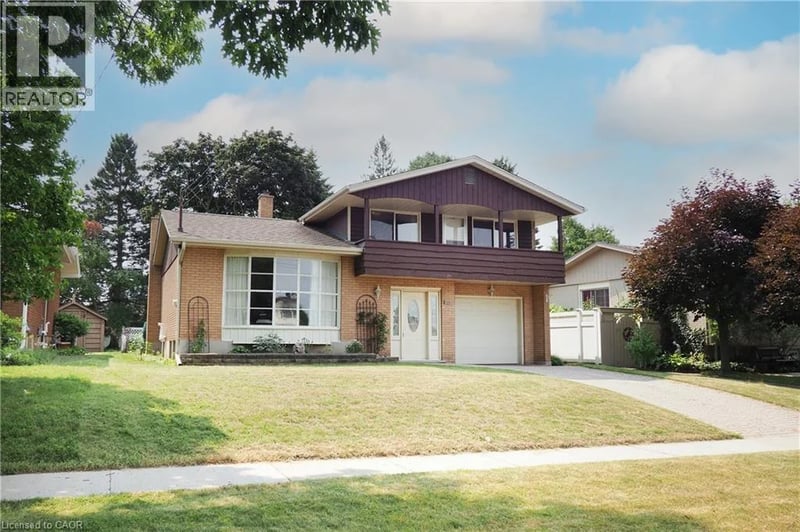 15 GILMOUR Crescent, Kitchener, Ontario, N2M4N5, Kitchener, Ontario — photo 1 of 5