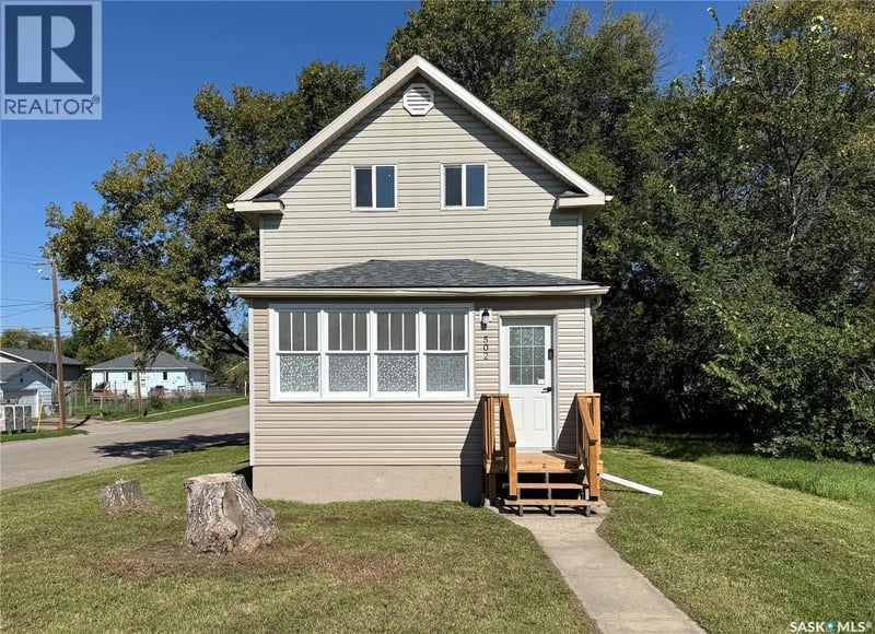 502 8th STREET E, Prince Albert, Saskatchewan, S6V0W6, Prince Albert, Saskatchewan — photo 1 of 5