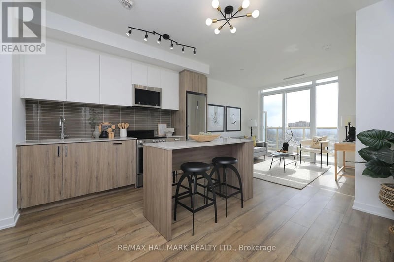 #1111 1787 St. Clair Avenue West, Toronto (Weston-Pellam Park), Ontario, M6N0B7, Toronto (Weston-Pellam Park), Ontario — photo 1 of 5