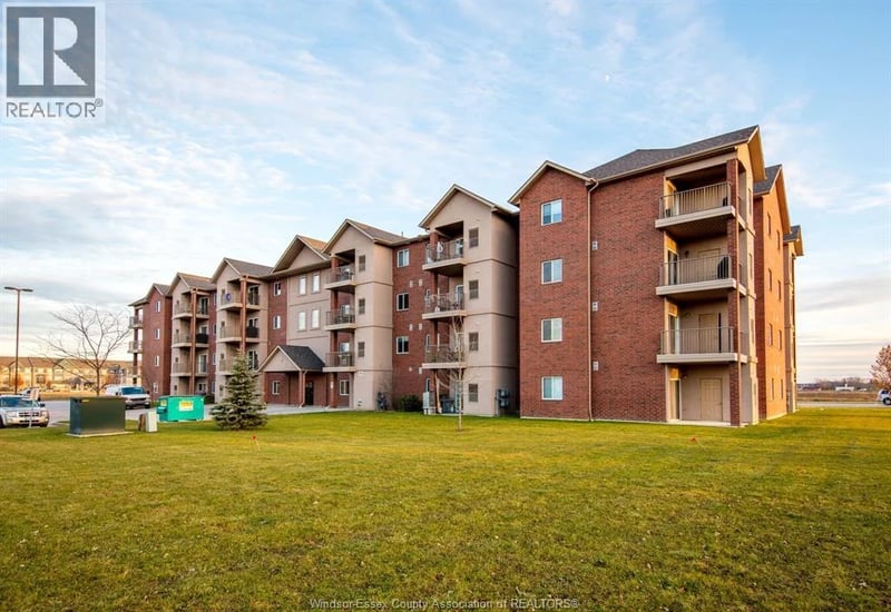 #301 2650 Sandwich West Parkway, LaSalle, Ontario, N9H0A7, LaSalle, Ontario — photo 1 of 5