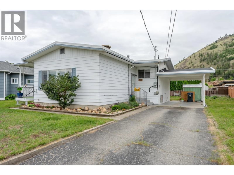 7503 HOWIS Crescent, Summerland, British Columbia, V0H1Z4, Summerland, British Columbia — photo 1 of 5