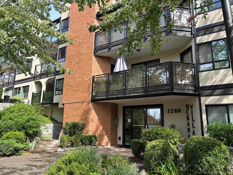 #301 1280 FIR Street, White Rock, British Columbia, V4B4B1, White Rock, British Columbia — photo 1 of 5