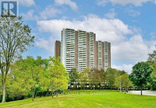 #407 5 Massey Square, Toronto (Crescent Town), Ontario, M4C5L6, Toronto (Crescent Town), Ontario — photo 1 of 5