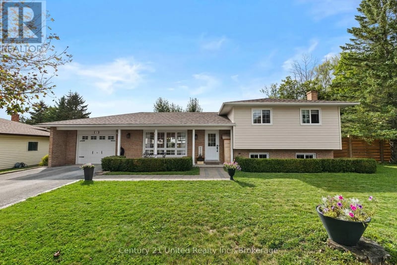 15 Lakefield Court, Selwyn, Ontario, K0L2H0, Selwyn, Ontario — photo 1 of 5