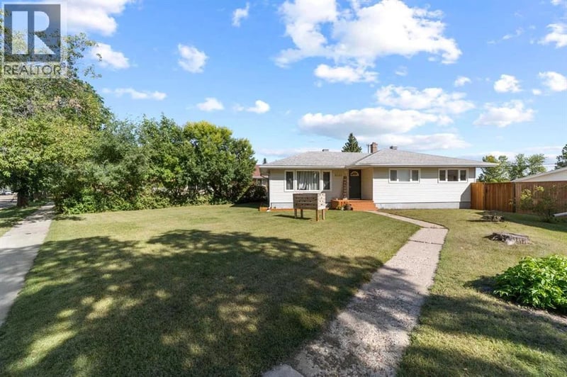 5113 49 Avenue, Forestburg, Alberta, T0B1N0, Forestburg, Alberta — photo 1 of 5