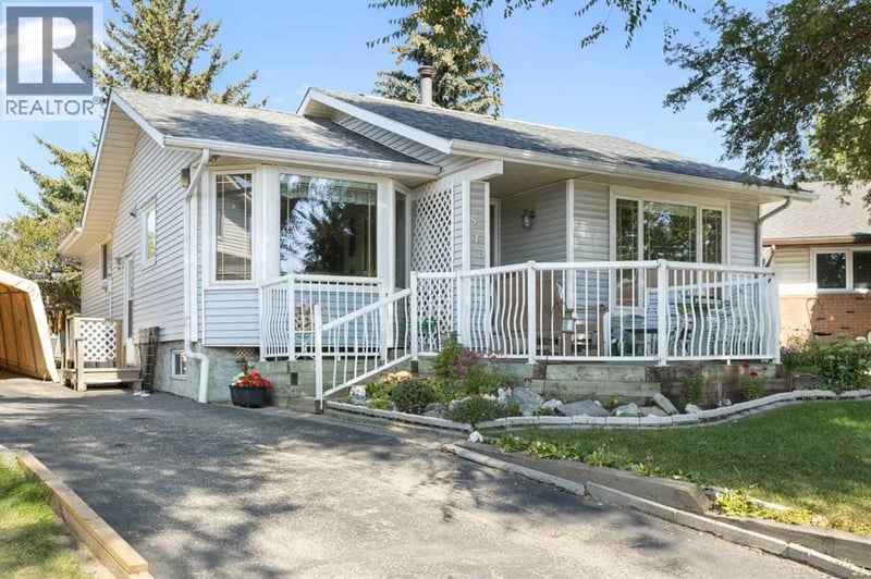 243 Radcliffe Place Southeast, Calgary, Alberta, T2A6M9, Calgary, Alberta — photo 1 of 5