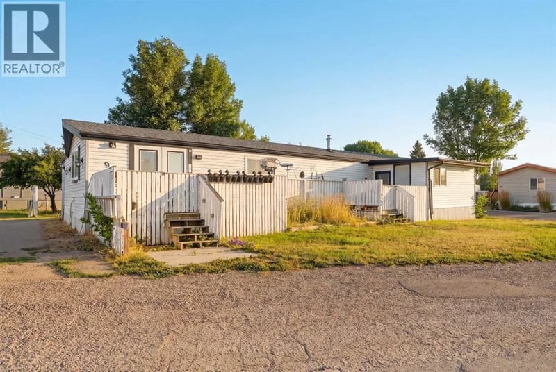 5301 2 Street, Coalhurst, Alberta, T0L0V0, Coalhurst, Alberta — photo 1 of 5