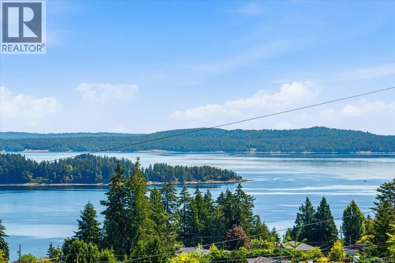 422 Battie Drive, Ladysmith, British Columbia, V9G1V4, Ladysmith, British Columbia — photo 1 of 5