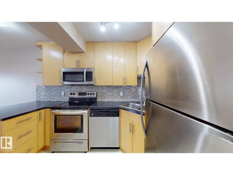 #307 10140 120 street NW, Edmonton, Alberta, T5K1Z8, Edmonton, Alberta — photo 1 of 5
