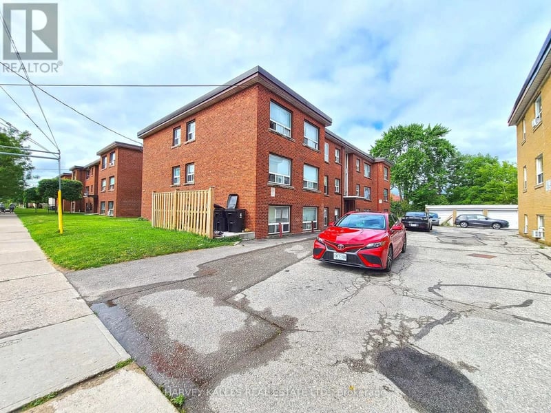#9 2434 Keele Street, Toronto (Maple Leaf), Ontario, M6L2N2, Toronto (Maple Leaf), Ontario — photo 1 of 5