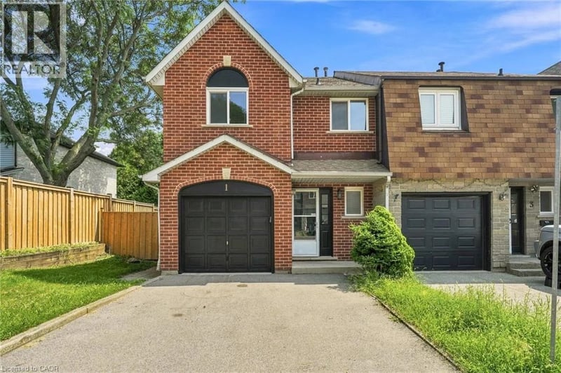 1 PERTHSHIRE Court, Hamilton, Ontario, L9B2H1, Hamilton, Ontario — photo 1 of 5