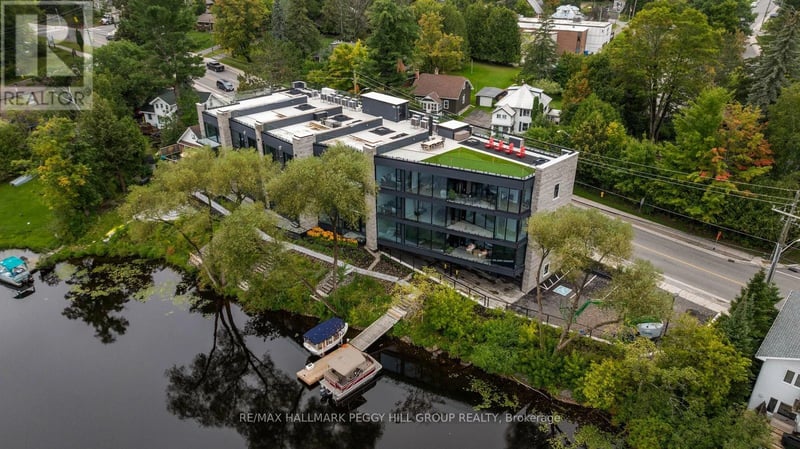 #305 32 Brunel Road, Huntsville, Ontario, P1H1P5, Huntsville, Ontario — photo 1 of 5