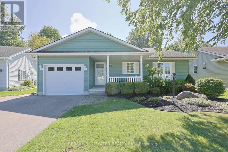 353 Shannon Boulevard, South Huron (Stephen), Ontario, N0M1T0, South Huron (Stephen), Ontario — photo 1 of 5