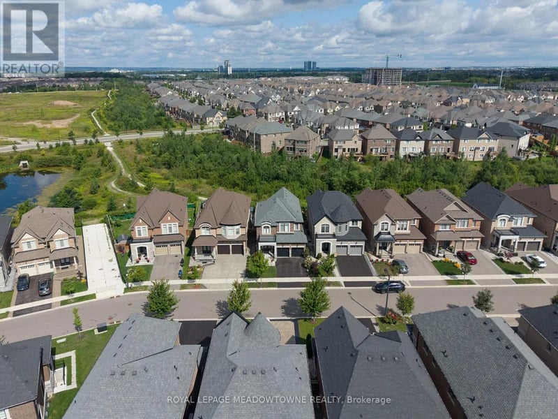 461 Parent Place, Milton (FO Ford), Ontario, L9E1L2, Milton (FO Ford), Ontario — photo 1 of 5