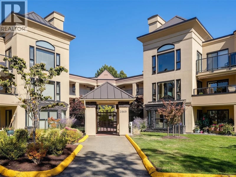 #325 3969 Shelbourne Street, Saanich, British Columbia, V8N3E1, Saanich, British Columbia — photo 1 of 5