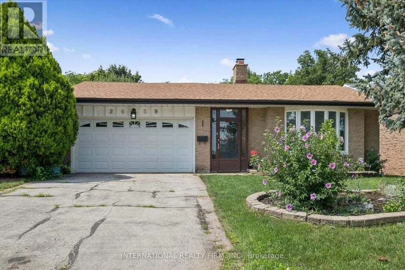 2659 Constable Road, Mississauga (Clarkson), Ontario, L5J1W3, Mississauga (Clarkson), Ontario — photo 1 of 5