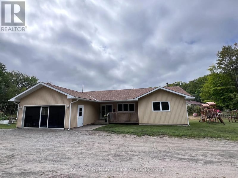 3952 Loop Road, Highlands East (Cardiff Ward), Ontario, K0L1X0, Highlands East (Cardiff Ward), Ontario — photo 1 of 5