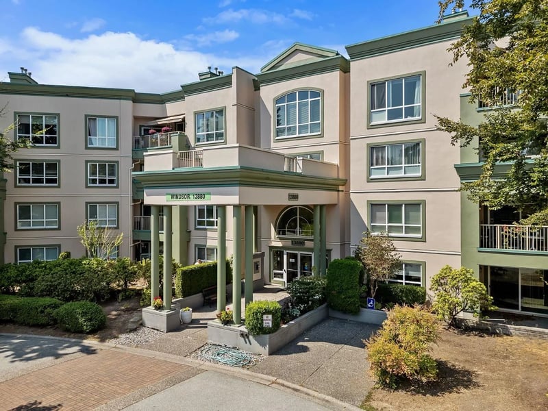 #324 13880 70 Avenue, Surrey, British Columbia, V3W0T3, Surrey, British Columbia — photo 1 of 5