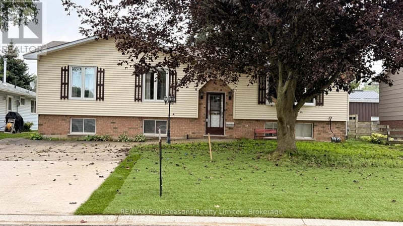 317 Bricker Street, Saugeen Shores, Ontario, N0H2C1, Saugeen Shores, Ontario — photo 1 of 5