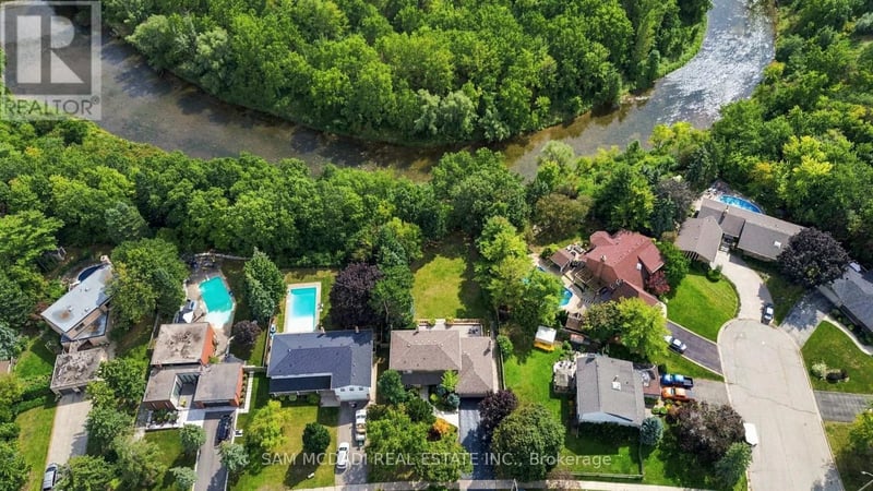 21 Kenninghall Boulevard, Mississauga (Streetsville), Ontario, L5N1J5, Mississauga (Streetsville), Ontario — photo 1 of 5
