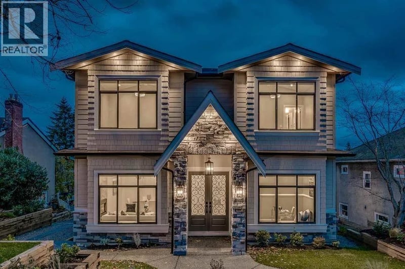 824 CHESTNUT Street, New Westminster, British Columbia, V3L4N2, New Westminster, British Columbia — photo 1 of 5