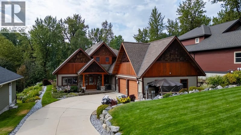 903 Redstone Drive, Rossland, British Columbia, V0G1Y0, Rossland, British Columbia — photo 1 of 5