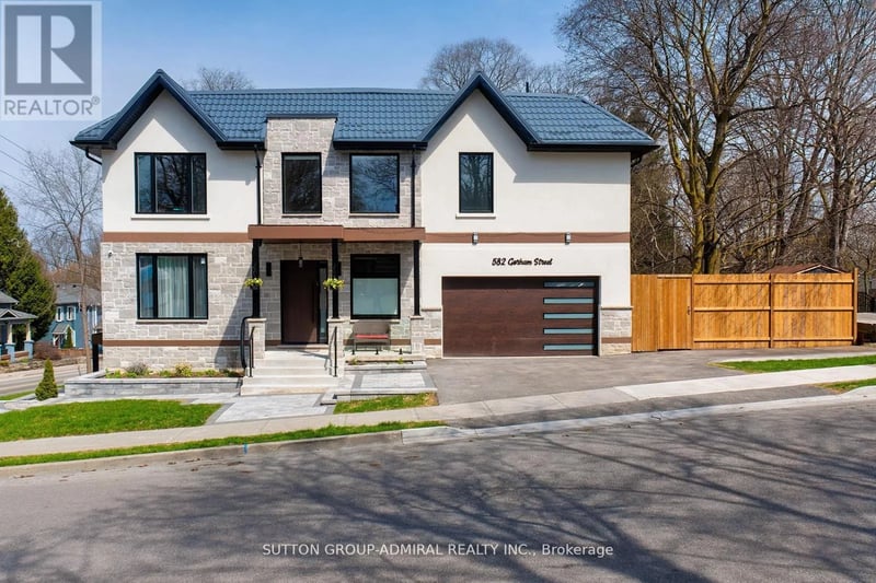 582 Gorham Street, Newmarket (Gorham-College Manor), Ontario, L3Y1L3, Newmarket (Gorham-College Manor), Ontario — photo 1 of 5