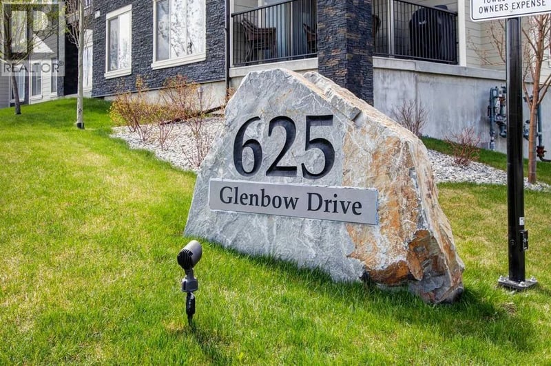 625 Glenbow Drive, Cochrane, Alberta, T4C0S7, Cochrane, Alberta — photo 1 of 5