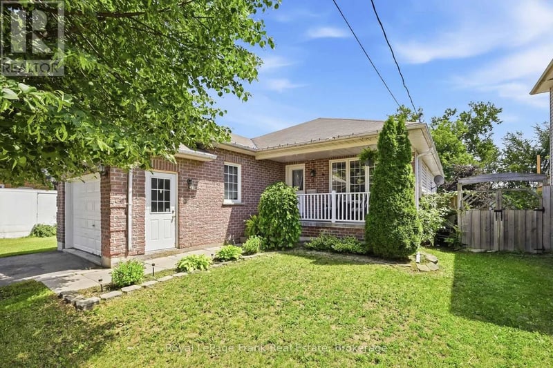 9 Durham Street West, Kawartha Lakes (Lindsay), Ontario, K9V2P3, Kawartha Lakes (Lindsay), Ontario — photo 1 of 5