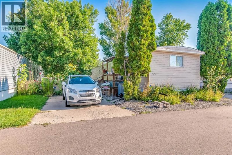 4000 13 Avenue Southeast, Medicine Hat, Alberta, T1B1J3, Medicine Hat, Alberta — photo 1 of 5