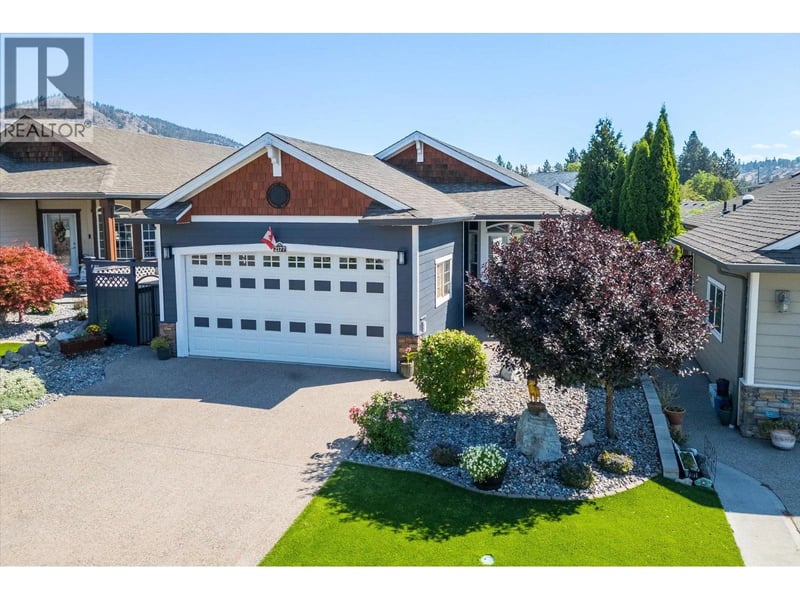 2177 Mimosa Drive, West Kelowna, British Columbia, V4T3A5, West Kelowna, British Columbia — photo 1 of 5